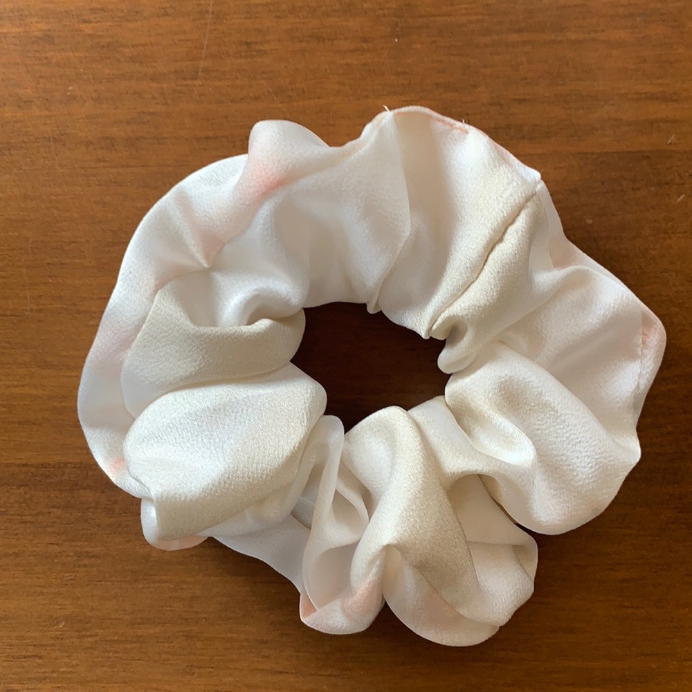 NWOT oversized scrunchie